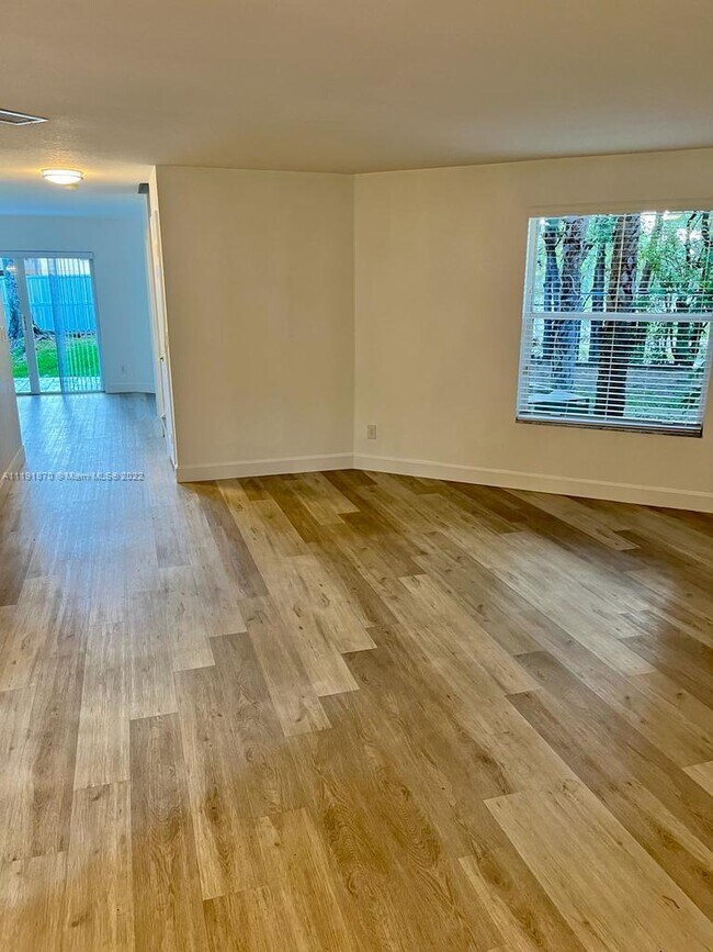 Building Photo - 2940 NW 99th Ter