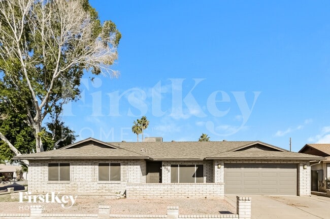 Building Photo - 4656 W Townley Ave