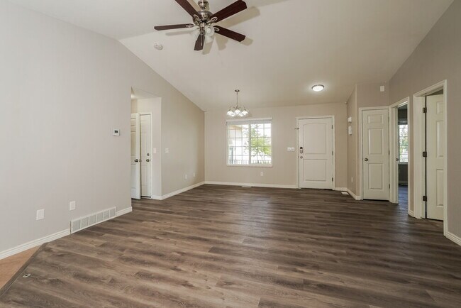 Foto del edificio - 14122 Rosaleen Ln