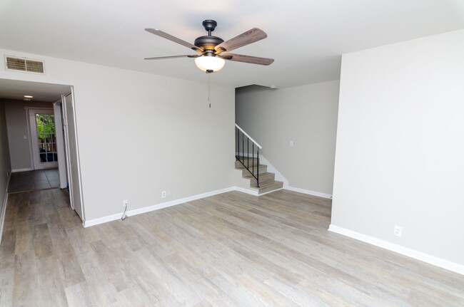 Building Photo - Newly remodeled condo