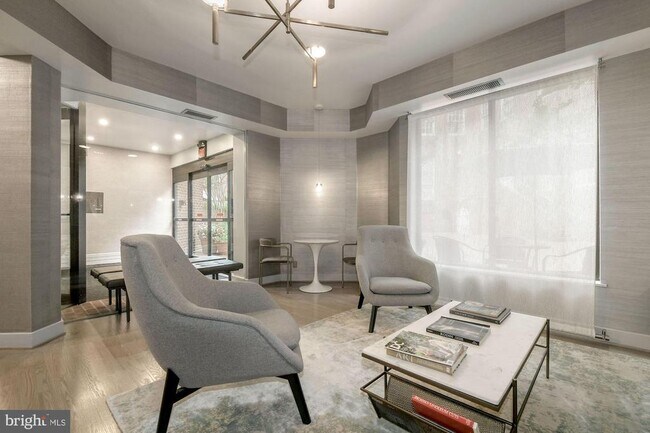 Foto del edificio - 1077 30th St NW