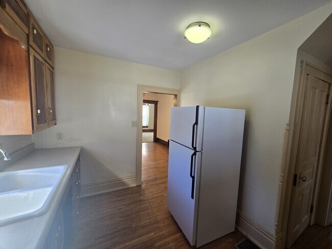 Building Photo - 212 Randall St