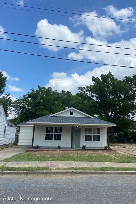 Primary Photo - 3 br, 2 bath House - 788 N Merton Street