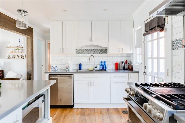Foto del edificio - 606 Glenwood Pl SE