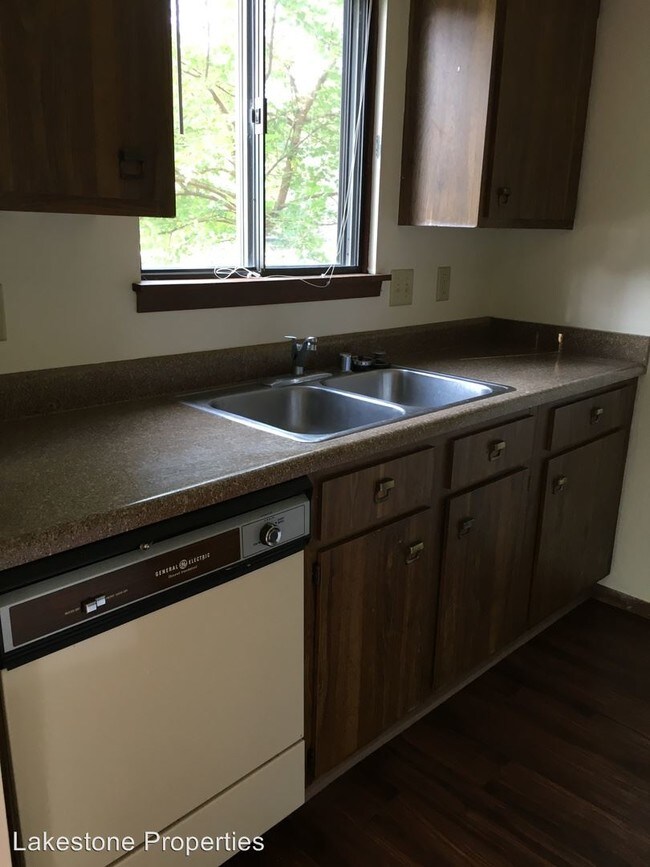 Building Photo - 2609 Smithfield Dr