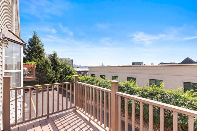 Building Photo - 119 Panorama Dr