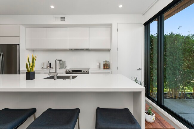 Foto del edificio - 1008 Yale St