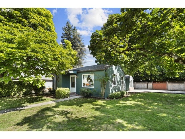 Building Photo - 3Bd/1Ba Mid Century Home In Canby~ A/C, 2 Additional Storage, and Spacious Yard!!!