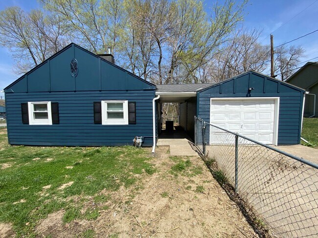 Foto del edificio - Updated 2 bed Remodeled House