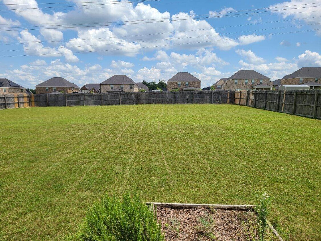Primary Photo - 515 Hialeah Dr