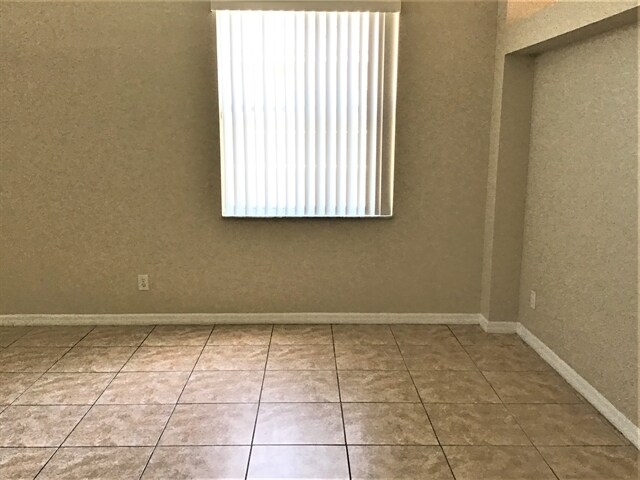 Foto del edificio - 5039 Adair Oak Dr