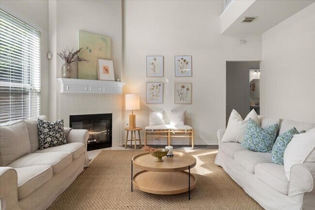 Foto del edificio - 8024 Whitworth Ln