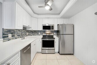 Building Photo - 260 Seaview Ct