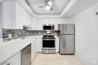 Building Photo - 260 Seaview Ct