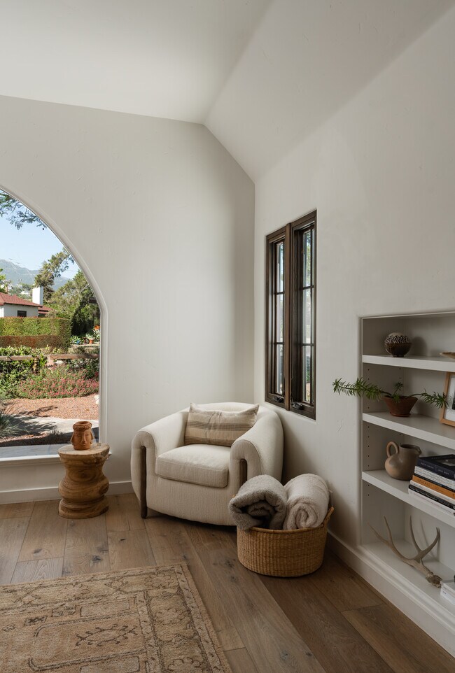 Building Photo - 203 Calle Manzanita