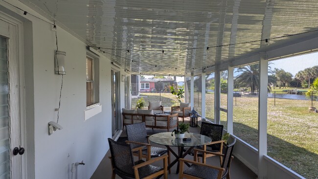 Building Photo - 173 Rotonda Cir