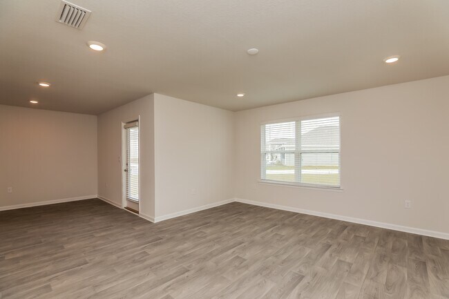 Foto del edificio - 5812 Tiagra Dr