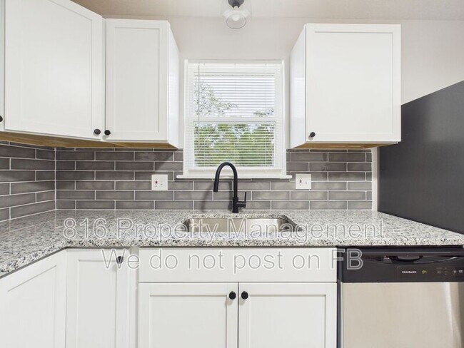 Foto del edificio - 100 S Oxford Ave