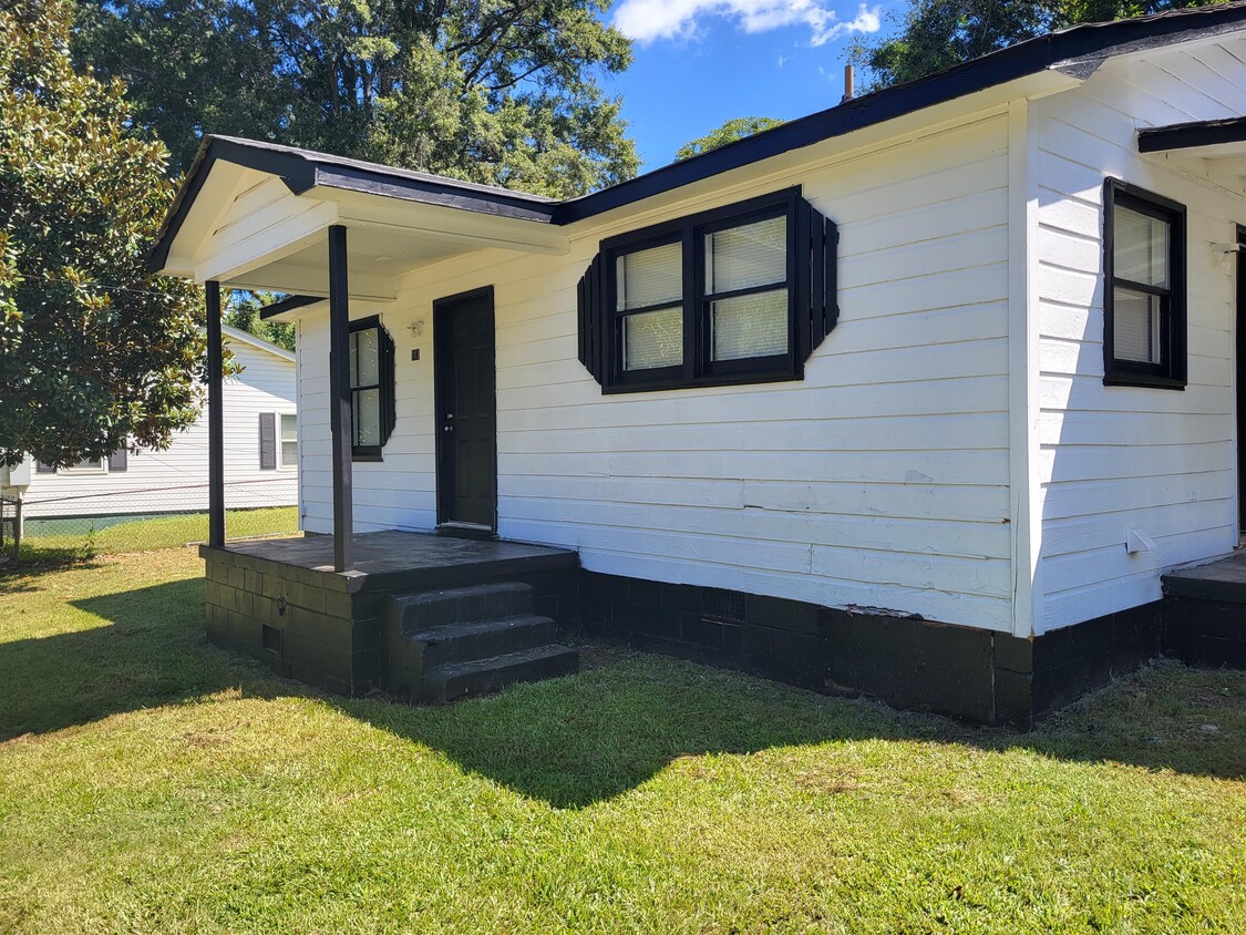 Primary Photo - 115 Terrace Dr