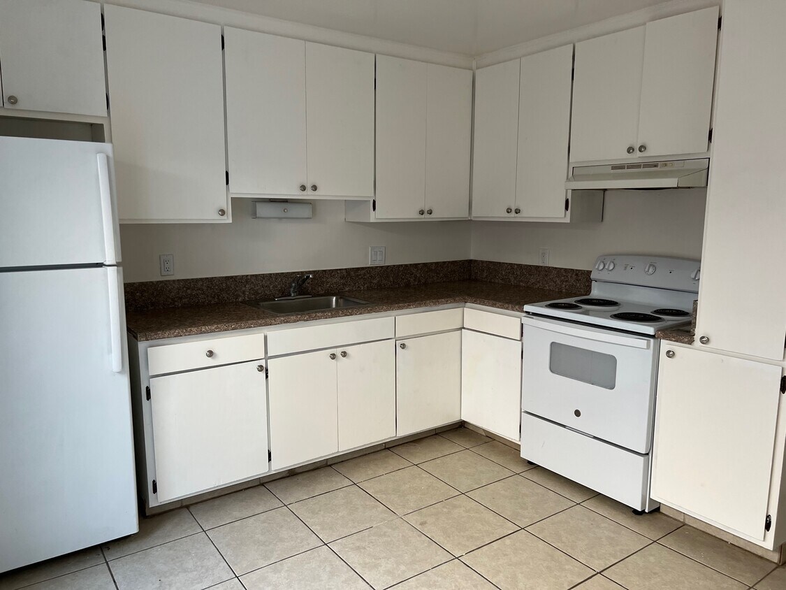 Kitchen - 2922 Fruitvale Ave