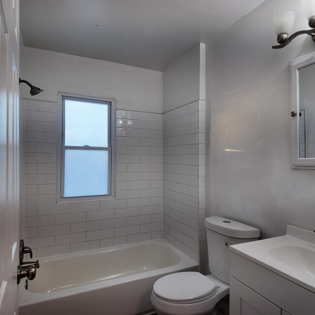 Foto del edificio - 9277 Vaughan St