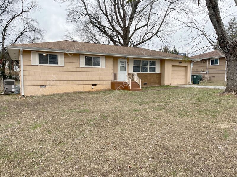 Primary Photo - 4709 Clover Ln