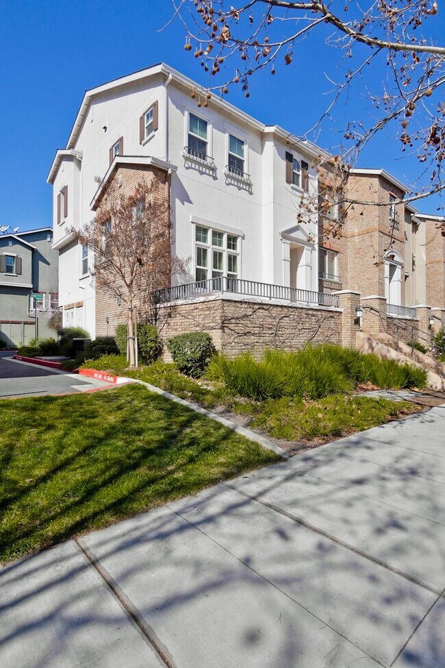 Foto del edificio - Wow! What a Great Home! Available Now!