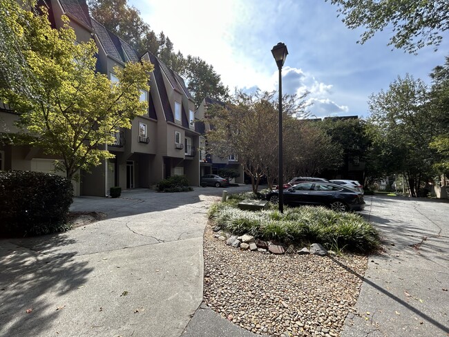 Foto del edificio - 1467 Monroe Dr NE