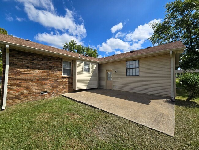 Foto del edificio - 3/2 One Level Home w/ Spacious, Level Lot!