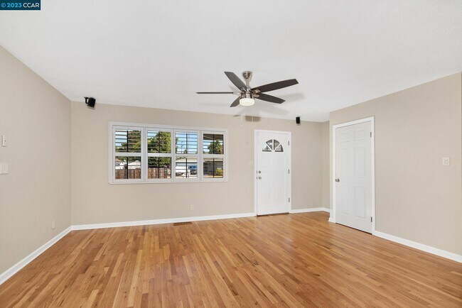 Foto del edificio - 4266 Carter Ct