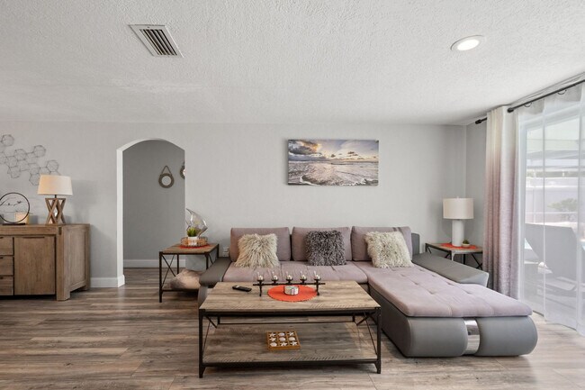 Foto del edificio - 7240 Westwind Dr