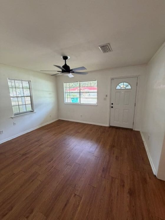 Building Photo - 166 Linda Cir