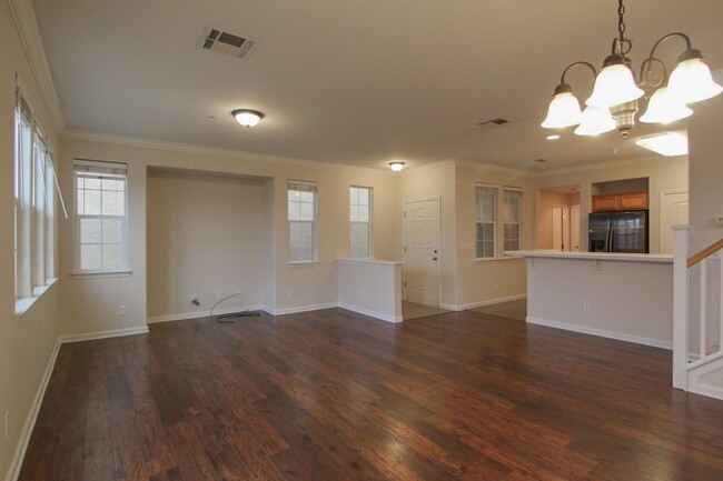 Building Photo - Shasta View Gardens Home