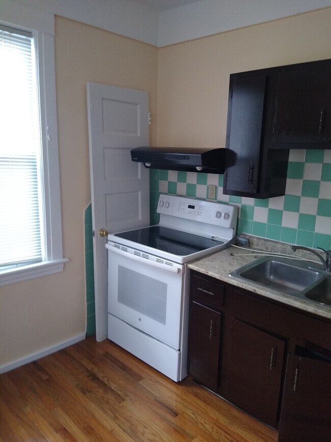 Building Photo - 265 2nd St