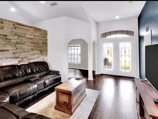 Foto del edificio - 4 Bedroom Single Family Home in Lakeland