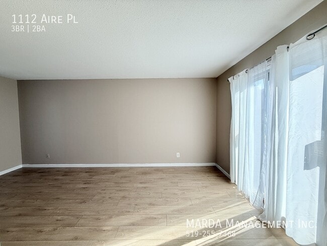 Building Photo - SPACIOUS 3 BED/2 BATH HOME IN RIVERSIDE + HYDRO & WATER!