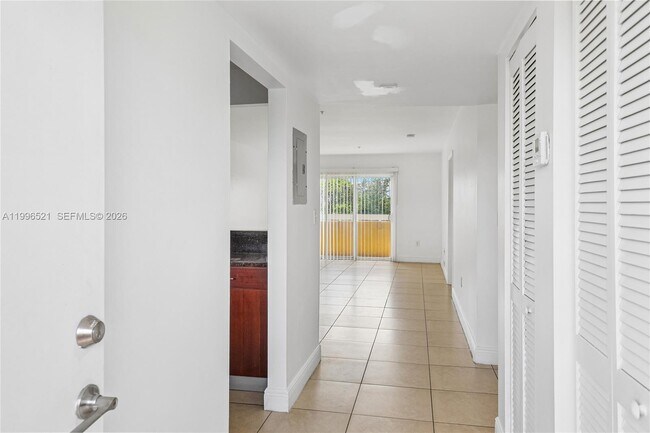 Foto del edificio - 4137 Stirling Rd
