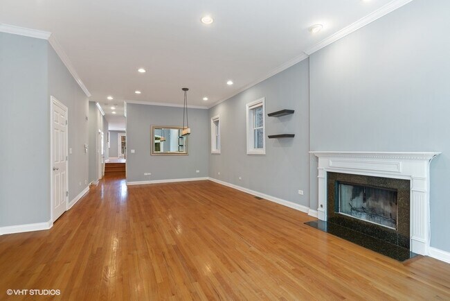 Foto del edificio - 3633 N Wilton Ave