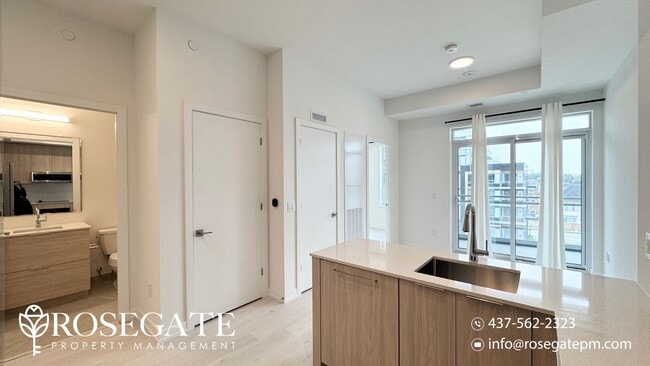 Photo du bâtiment - Newly Renovated 1-Bedroom, 1-Bath Condo in...