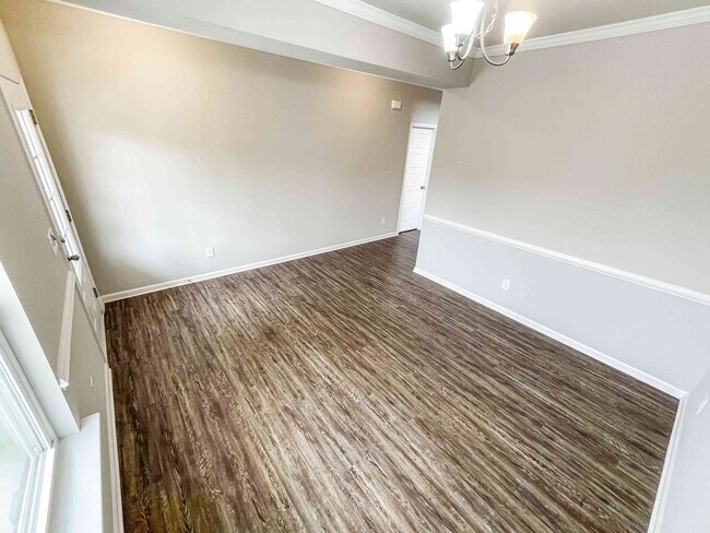 Building Photo - Near New 4BR/2.5BA in Acworth