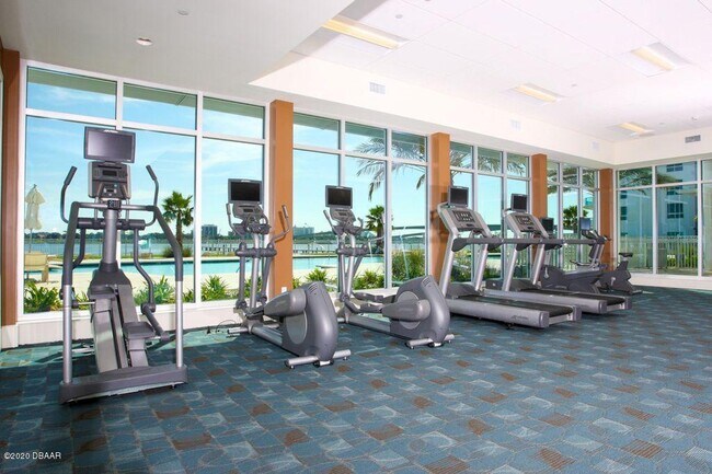 Building Photo - 241 Riverside Dr