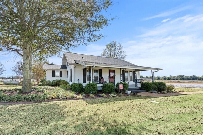 Foto del edificio - Charming Farmhouse on the West Side of Ath...