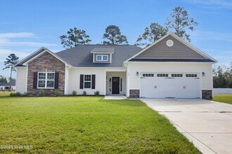 Building Photo - 174 Finch Ln