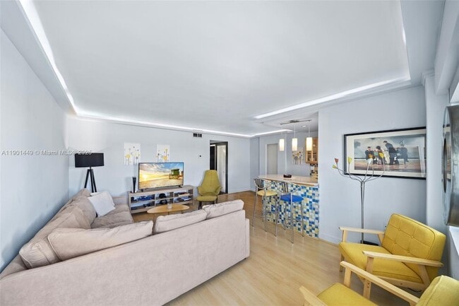 Photo - 1545 Euclid Ave Apartment