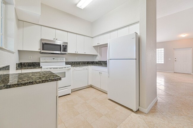 Building Photo - ~ Condo in The Cove Fort Myers ~