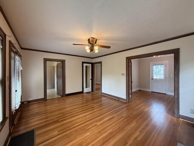 Foto del edificio - 7024 N Villard Ave