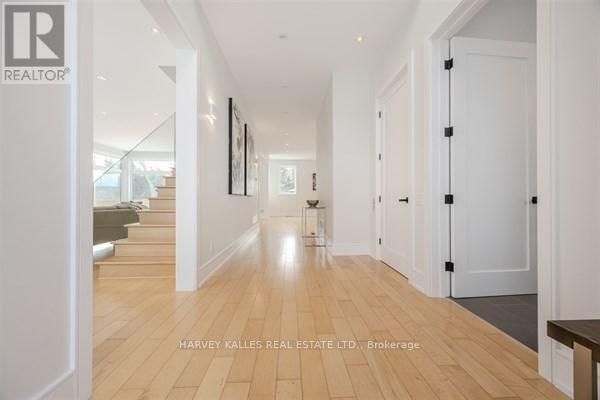 Photo du bâtiment - 3279 Lakeshore Rd.