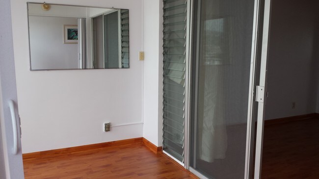 Extra Bonus Room - 2542 Date St