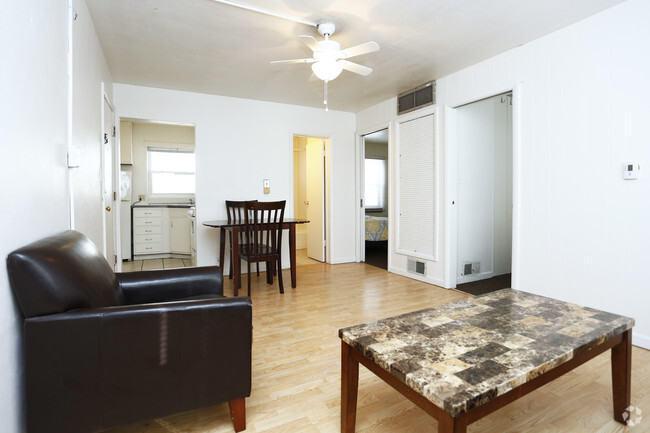 1 HAB, 1BA - sala de estar - 102 N Lincoln Ave