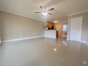 Building Photo - 2809 Middle River Dr